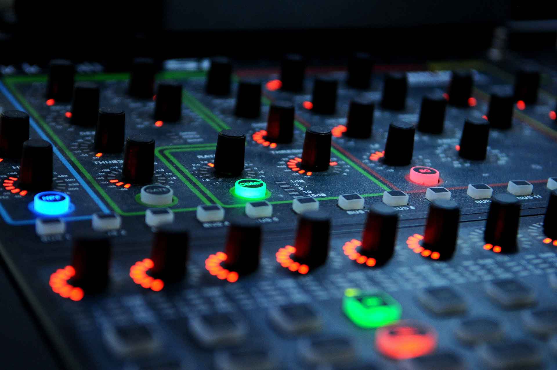Best DJ Sydney: How to Find the Perfect Professional for Your Event
